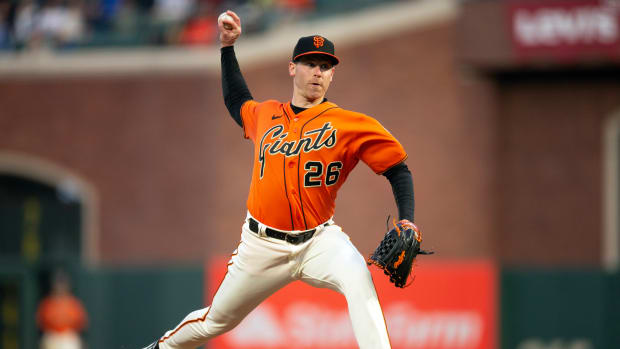 SF Giants starter Anthony DeSclafani delivers a pitch against the Mets. (2023)